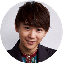 須賀健太さん